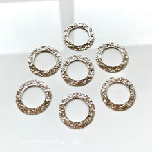 Load image into Gallery viewer, Circle Bezel Hammered Connector (10 pcs) | Silver

