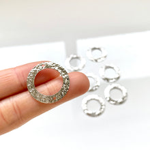 Load image into Gallery viewer, Circle Bezel Hammered Connector (10 pcs) | Silver
