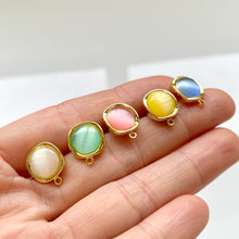 Load image into Gallery viewer, Shell Effect Gold Rim Post (10 pcs)
