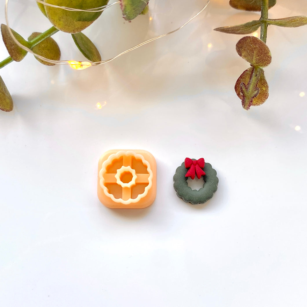 Wreath Stud