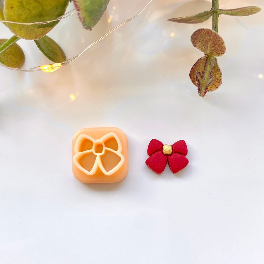 Bow Stud